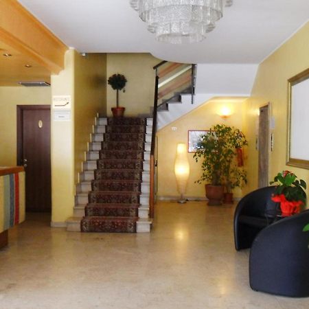 Hotel Florida ปิโอเว ดิ ซัคโค ภายนอก รูปภาพ