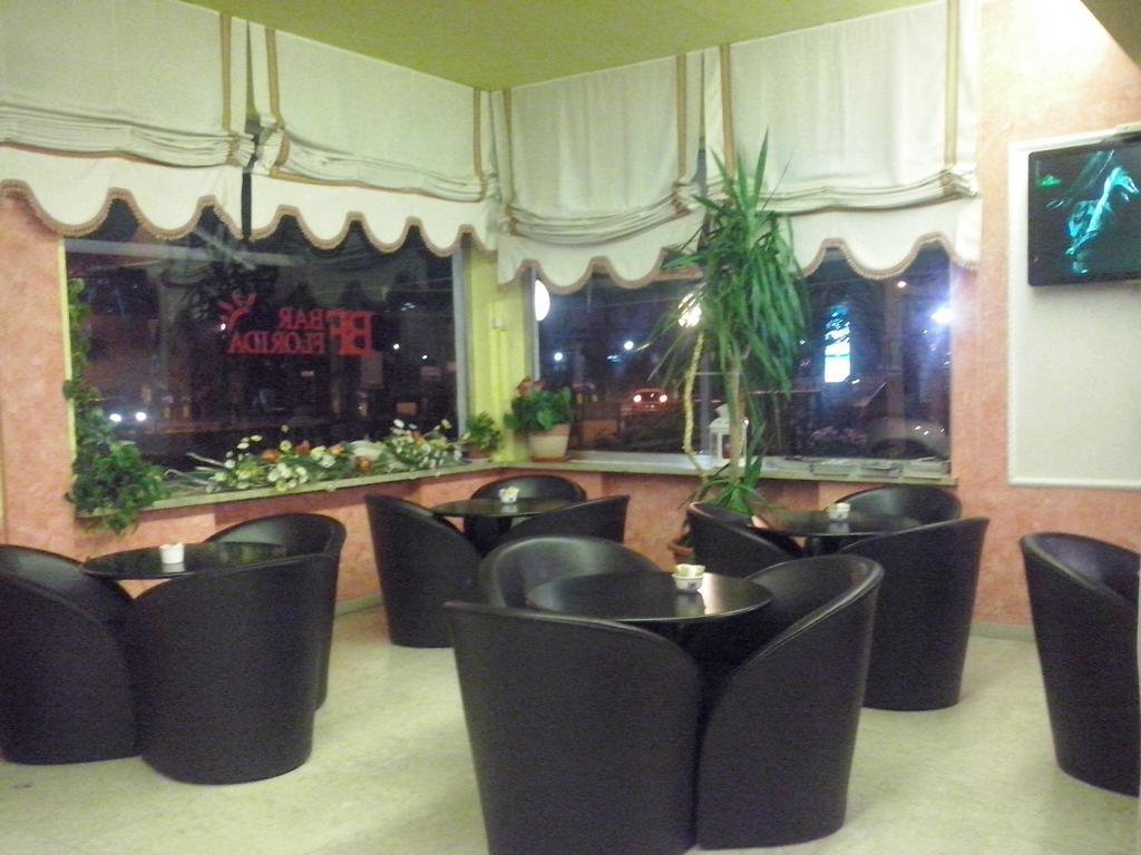 Hotel Florida ปิโอเว ดิ ซัคโค ภายนอก รูปภาพ