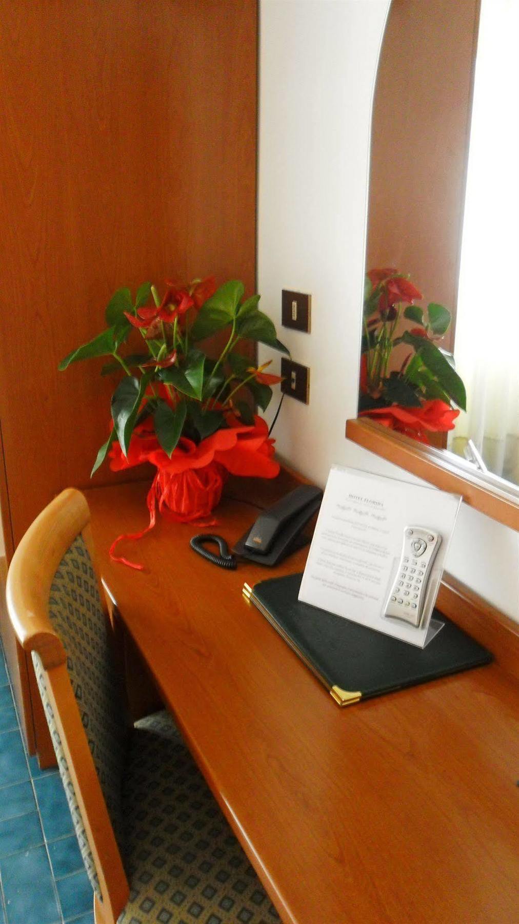 Hotel Florida ปิโอเว ดิ ซัคโค ภายนอก รูปภาพ